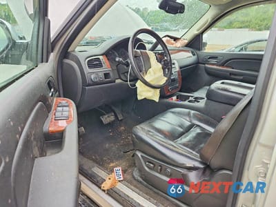 Zdjęcie 8 z 13 samochodu: 2007 CHEVROLET SUBURBAN C1500 VIN:1GNFC16067J178988 - miniatura
