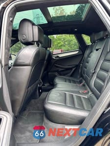 Zdjęcie 6 z 11 samochodu: 2017 PORSCHE MACAN GTS VIN:WP1AG2A55HLB50068 - miniatura