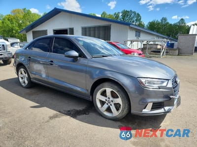 Czwarte zdjęcie samochodu z boku: 2018 AUDI A3 PREMIUM VIN:WAUB8GFF2J1044208 - miniatura