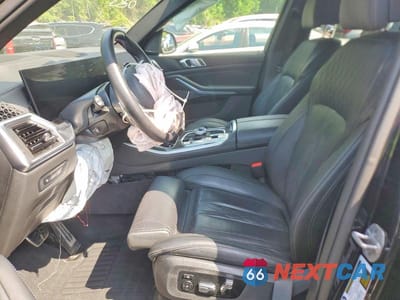 Zdjęcie 7 z 13 samochodu: 2025 BMW X5 M60I VIN:5UX33EU00S9Z20803 - miniatura