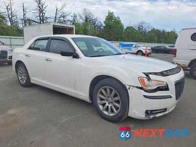 Czwarte zdjęcie samochodu z boku: 2011 CHRYSLER 300 LIMITED VIN:2C3CA5CG1BH546650 - miniatura
