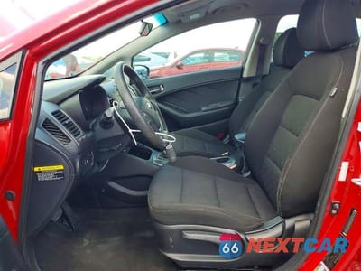Zdjęcie 7 z 12 samochodu: 2016 KIA FORTE LX VIN:KNAFK4A66G5614009 - miniatura