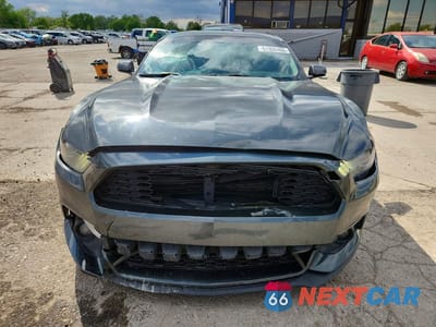Piąte zdjęcie samochodu w środku: 2015 FORD MUSTANG VIN:1FA6P8TH0F5376849 - miniatura