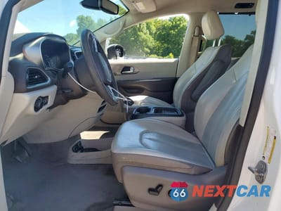 Zdjęcie 7 z 13 samochodu: 2020 CHRYSLER VOYAGER LXI VIN:2C4RC1DG2LR156823 - miniatura