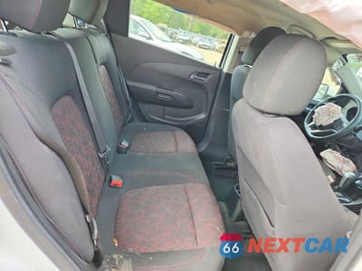Zdjęcie 10 z 12 samochodu: 2019 CHEVROLET SONIC LT VIN:1G1JD6SB9K4150557 - miniatura