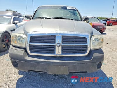 Piąte zdjęcie samochodu w środku: 2005 DODGE DAKOTA ST VIN:1D7HE22K65S186918 - miniatura