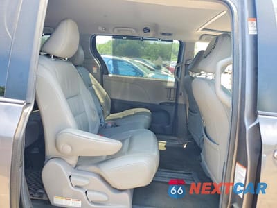 Zdjęcie 11 z 14 samochodu: 2017 TOYOTA SIENNA XLE 8-PASSENGER VIN:5TDYZ3DC1HS820238 - miniatura