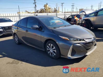 Czwarte zdjęcie samochodu z boku: 2020 TOYOTA PRIUS PRIME LE VIN:JTDKARFP2L3146286 - miniatura