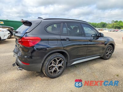 Trzecie zdjęcie samochodu z tyłu: 2017 BMW X1 SDRIVE28I VIN:WBXHU7C33H5H38014 - miniatura