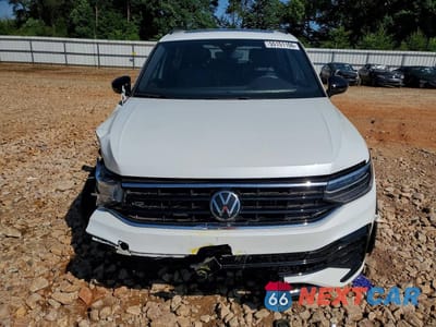 Piąte zdjęcie samochodu w środku: 2024 VOLKSWAGEN TIGUAN SE R-LINE BLACK VIN:3VV8B7AX9RM109683 - miniatura