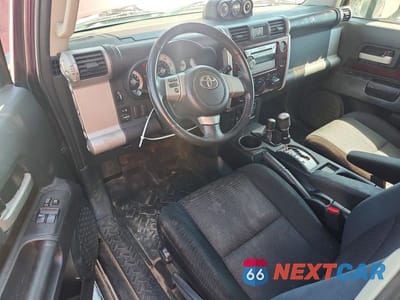 Zdjęcie 8 z 12 samochodu: 2007 TOYOTA FJ CRUISER BASE VIN:JTEBU11F970036345 - miniatura