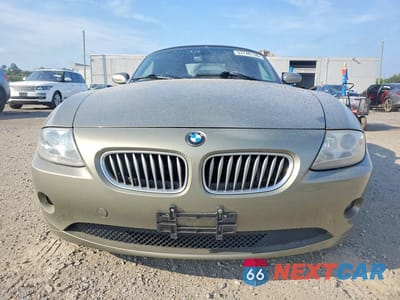 Piąte zdjęcie samochodu w środku: 2005 BMW Z4 3.0 VIN:4USBT53525LT28184 - miniatura