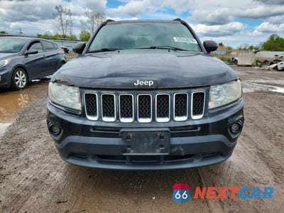 Piąte zdjęcie samochodu w środku: 2012 JEEP COMPASS LATITUDE VIN:1C4NJCEB5CD685320 - miniatura