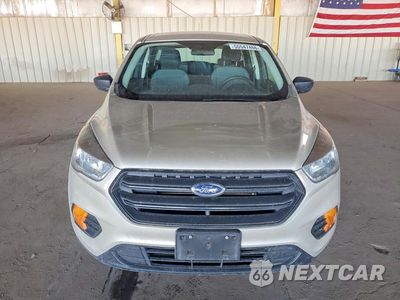 Piąte zdjęcie samochodu w środku: 2017 FORD ESCAPE S VIN:1FMCU0F76HUA82175 - miniatura