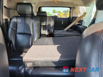 Zdjęcie 10 z 13 samochodu: 2014 CHEVROLET SUBURBAN K1500 LT VIN:1GNSKJE70ER103363 - miniatura