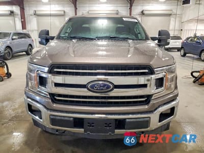 Piąte zdjęcie samochodu w środku: 2018 FORD F150 SUPER CAB VIN:1FTFX1EG1JKC34204 - miniatura