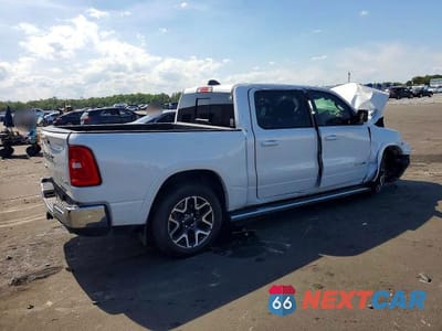 Trzecie zdjęcie samochodu z tyłu: 2025 RAM 1500 LARAMIE VIN:1C6SRFJP4SN518512 - miniatura