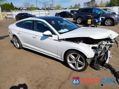 Czwarte zdjęcie samochodu z boku: 2022 AUDI A5 PREMIUM PLUS 45 VIN:WAUFACF58NA018191 - miniatura