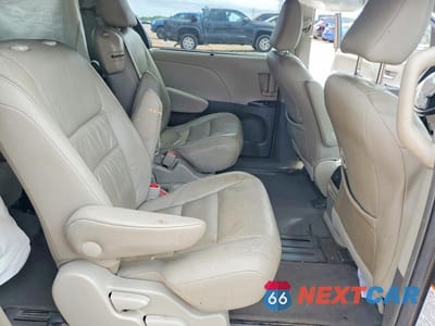 Zdjęcie 11 z 13 samochodu: 2016 TOYOTA SIENNA XLE PREMIUM 8-PASSENGER VIN:5TDYK3DC3GS713243 - miniatura