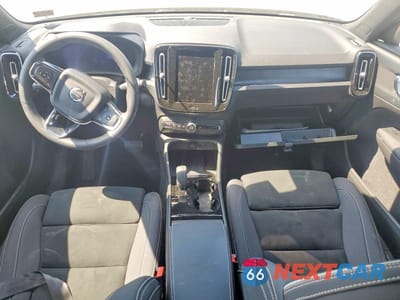 Zdjęcie 8 z 14 samochodu: 2023 VOLVO XC40 RECHARGE PLUS VIN:YV4ED3UW1P2971157 - miniatura