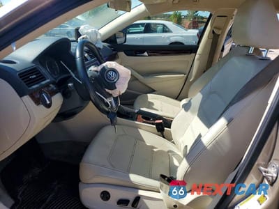 Zdjęcie 7 z 12 samochodu: 2015 VOLKSWAGEN PASSAT SE VIN:1VWBV7A33FC038743 - miniatura