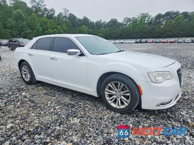 Czwarte zdjęcie samochodu z boku: 2016 CHRYSLER 300C VIN:2C3CCAEG7GH147748 - miniatura
