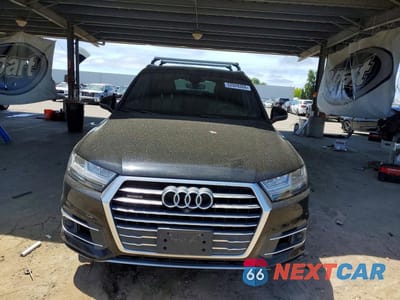 Piąte zdjęcie samochodu w środku: 2017 AUDI Q7 PRESTIGE VIN:WA1VAAF74HD058382 - miniatura