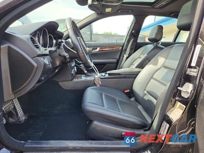 Zdjęcie 7 z 12 samochodu: 2012 MERCEDES-BENZ C 300 4MATIC VIN:WDDGF8BB9CR234041 - miniatura