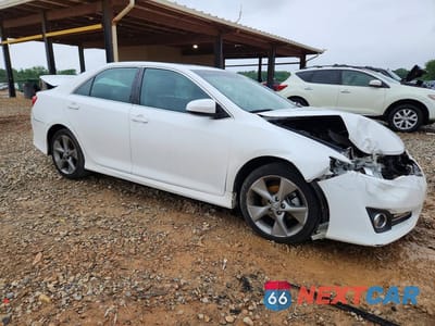 Czwarte zdjęcie samochodu z boku: 2014 TOYOTA CAMRY SE SPORT VIN:4T1BF1FK4EU726624 - miniatura