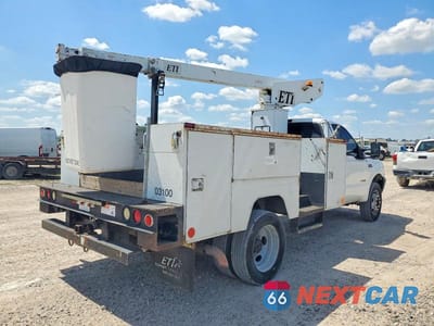 Czwarte zdjęcie samochodu z boku: 2003 FORD F450 SUPER DUTY BUCKET TRUCK VIN:1FDXF46P93ED28366 - miniatura