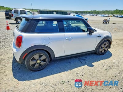 Trzecie zdjęcie samochodu z tyłu: 2024 MINI COOPER SE VIN:WMW13DJ01R2V88488 - miniatura