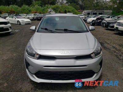 Piąte zdjęcie samochodu w środku: 2023 KIA RIO LX VIN:3KPA24AD7PE578511 - miniatura