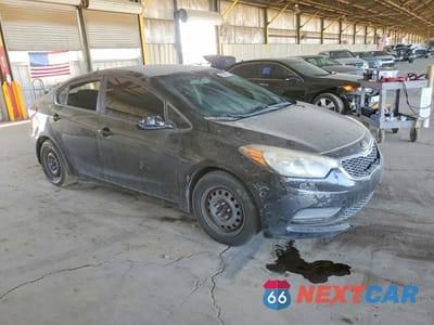 Czwarte zdjęcie samochodu z boku: 2016 KIA FORTE LX VIN:KNAFK4A60G5614281 - miniatura