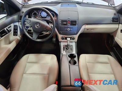 Zdjęcie 8 z 12 samochodu: 2009 MERCEDES-BENZ C 300 VIN:WDDGF54X09F268600 - miniatura