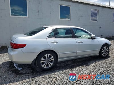 Trzecie zdjęcie samochodu z tyłu: 2005 HONDA ACCORD EX VIN:1HGCM66555A076906 - miniatura