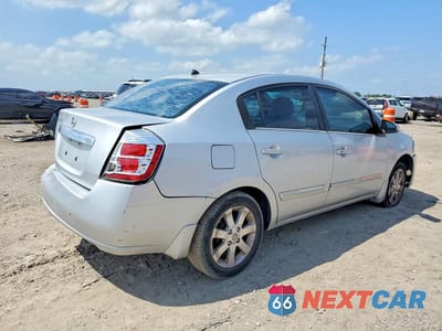 Trzecie zdjęcie samochodu z tyłu: 2010 NISSAN SENTRA 2.0 VIN:3N1AB6AP2AL707024 - miniatura