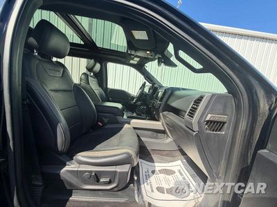 Piąte zdjęcie samochodu w środku: 2018 FORD F150 RAPTOR VIN:1FTFW1RG8JFB64237 - miniatura