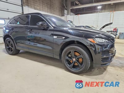 Czwarte zdjęcie samochodu z boku: 2017 JAGUAR F-PACE PRESTIGE VIN:SADCK2BV4HA068002 - miniatura