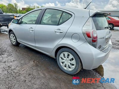 Drugie zdjęcie samochodu z przodu: 2014 TOYOTA PRIUS C ONE VIN:JTDKDTB32E1075385 - miniatura