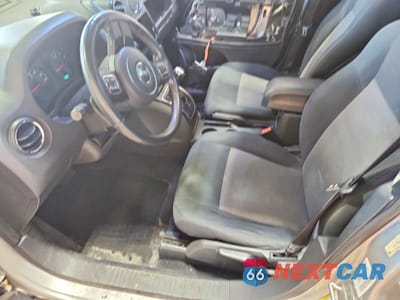 Zdjęcie 7 z 12 samochodu: 2011 JEEP PATRIOT SPORT VIN:1J4NT1GBXBD249700 - miniatura