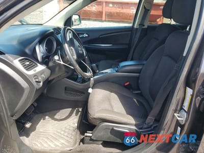 Zdjęcie 7 z 13 samochodu: 2019 DODGE JOURNEY SE VIN:3C4PDCBB9KT861363 - miniatura