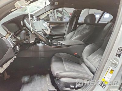 Zdjęcie 7 z 13 samochodu: 2021 BMW 530 XI VIN:WBA13BJ04MCF15335 - miniatura