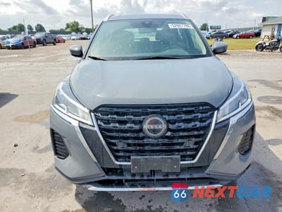 Piąte zdjęcie samochodu w środku: 2023 NISSAN KICKS SV VIN:3N1CP5CV8PL497098 - miniatura