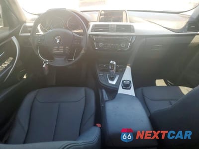 Zdjęcie 8 z 12 samochodu: 2018 BMW 320 I VIN:WBA8E1G53JNU90348 - miniatura