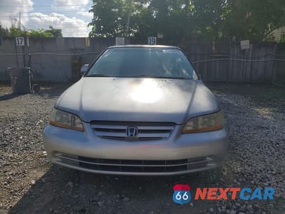 Piąte zdjęcie samochodu w środku: 2002 HONDA ACCORD EX VIN:1HGCG16552A065670 - miniatura