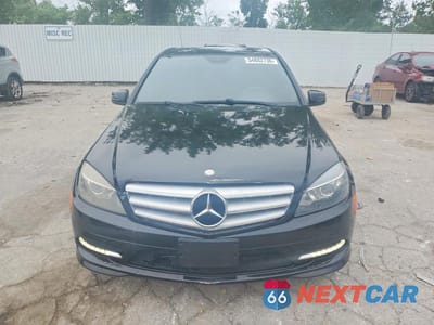 Piąte zdjęcie samochodu w środku: 2011 MERCEDES-BENZ C 300 4MATIC VIN:WDDGF8BB0BR157946 - miniatura