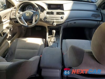 Zdjęcie 8 z 12 samochodu: 2008 HONDA ACCORD LX VIN:JHMCP26388C073051 - miniatura