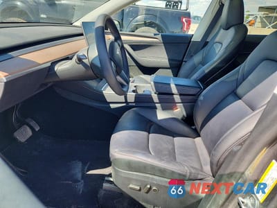 Zdjęcie 7 z 14 samochodu: 2025 TESLA MODEL Y VIN:7SAYGDEE7SF265547 - miniatura