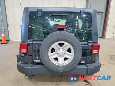 Zdjęcie 6 z 12 samochodu: 2018 JEEP WRANGLER UNLIMITED SPORT VIN:1C4BJWKG5JL892894 - miniatura