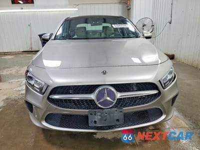 Piąte zdjęcie samochodu w środku: 2019 MERCEDES-BENZ A 220 4MATIC VIN:WDD3G4FB5KW018945 - miniatura
